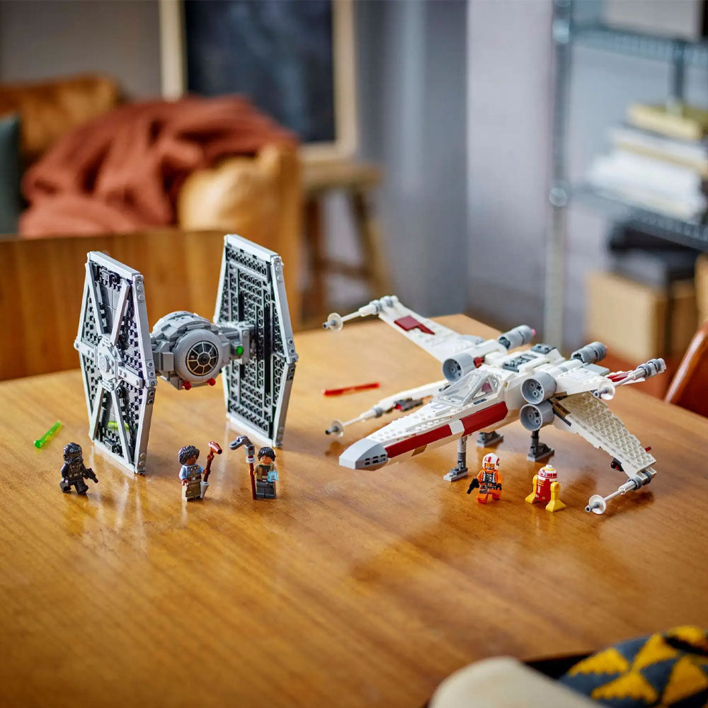 LEGO Star Wars Tie Fighter And X-wing Mash Up - 75393